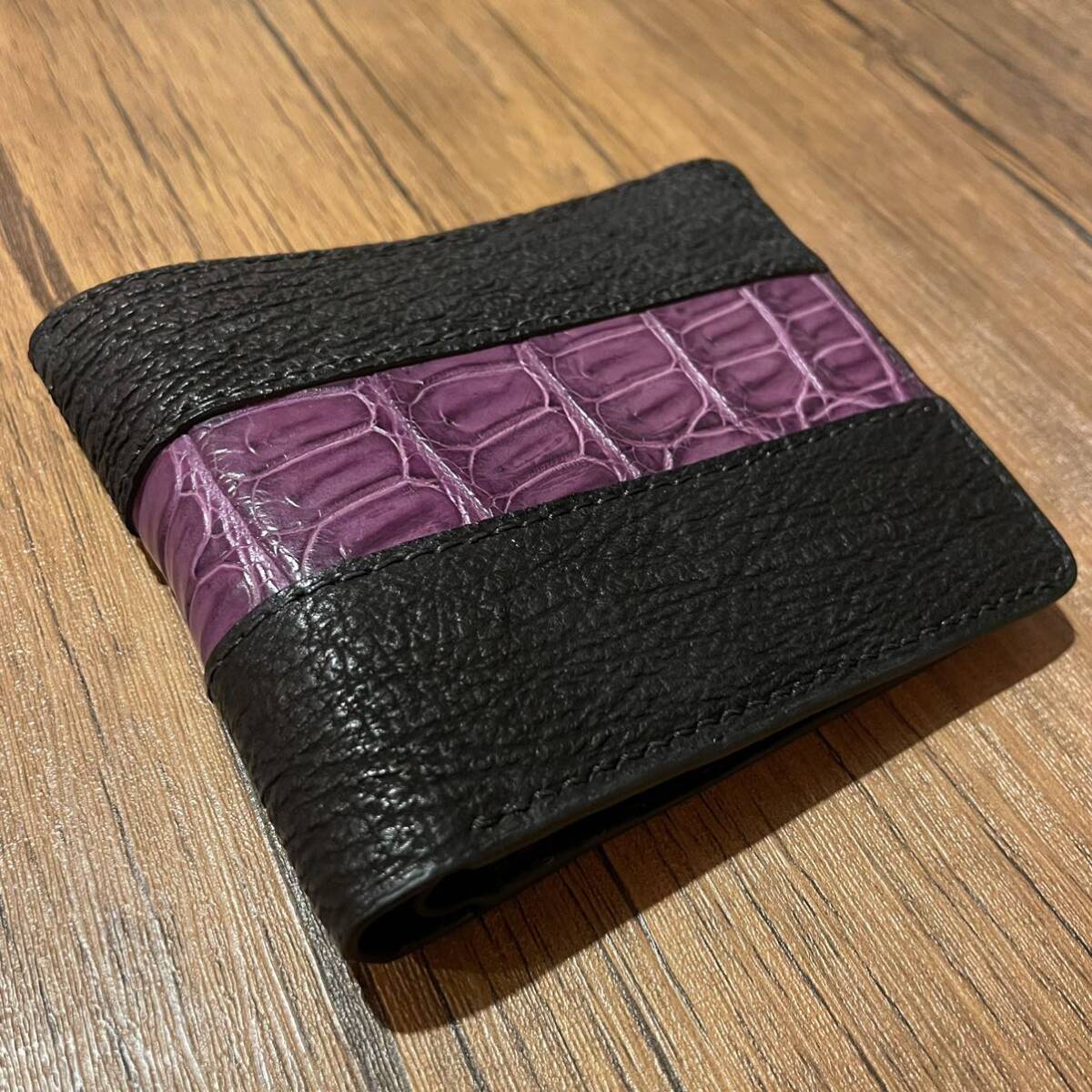 【本物希少】クロコダイル×シャーク 二つ折り財布 ビジネス ハンドメイド オリジナル コラボ ワニ革 サメ革 本革 牛革 パープル