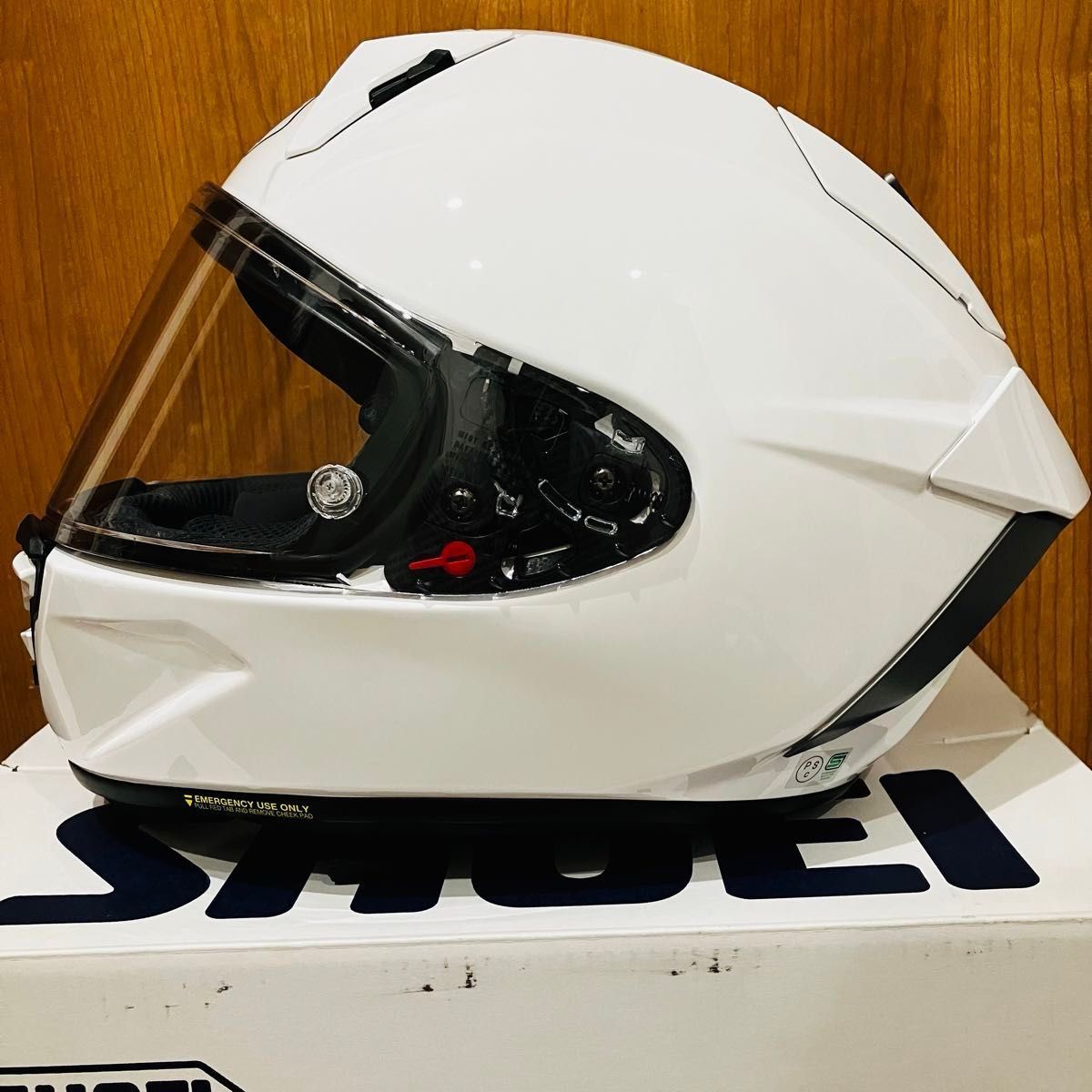 使用僅か SHOEI X-Fifteen(X-15) ホワイト Lサイズ 付属品有り 使用僅か SHOEI X-Fifteen(X-15) ホワイト Lサイズ 付属品有り