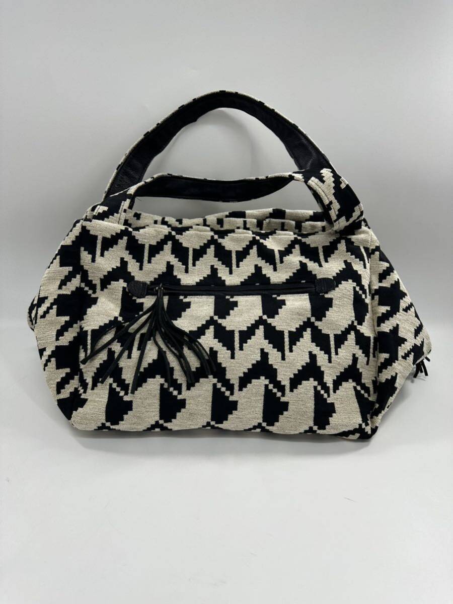 希少/美品/issey miyake/総柄 マグネット トート バッグ/白 黒 /イッセイミヤケ pleats please プリーツプリーズ haat ハート