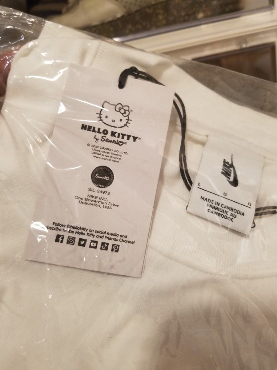 新品未開封 希少 ビッグサイズ L NIKE Hello Kitty ナイキ 新品未開封 希少 ビッグサイズ L NIKE Hello Kitty ナイキ