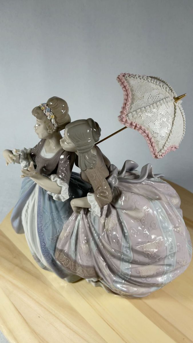LLADRO 陶器美人形 置物 アンティークリヤドロ 大型作品 高さ25.5㎝ 幅さ25cm 重さ1.65kg細密細工人気作品美品