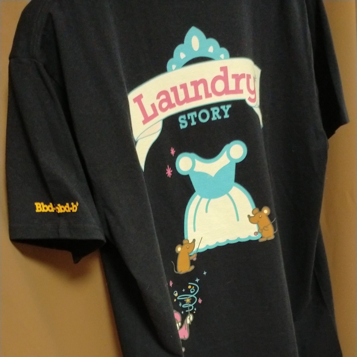 Lサイズ 新品未使用 タグ付き Laundry Tシャツ シンデレラ 男女 Lサイズ 新品未使用 タグ付き Laundry Tシャツ シンデレラ 男女