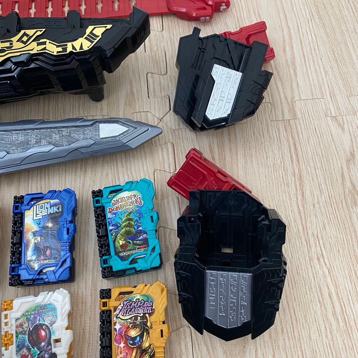仮面ライダーセイバー 変身ベルトDX聖剣ソードライバー ワンダー 仮面ライダーセイバー 変身ベルトDX聖剣ソードライバー ワンダー