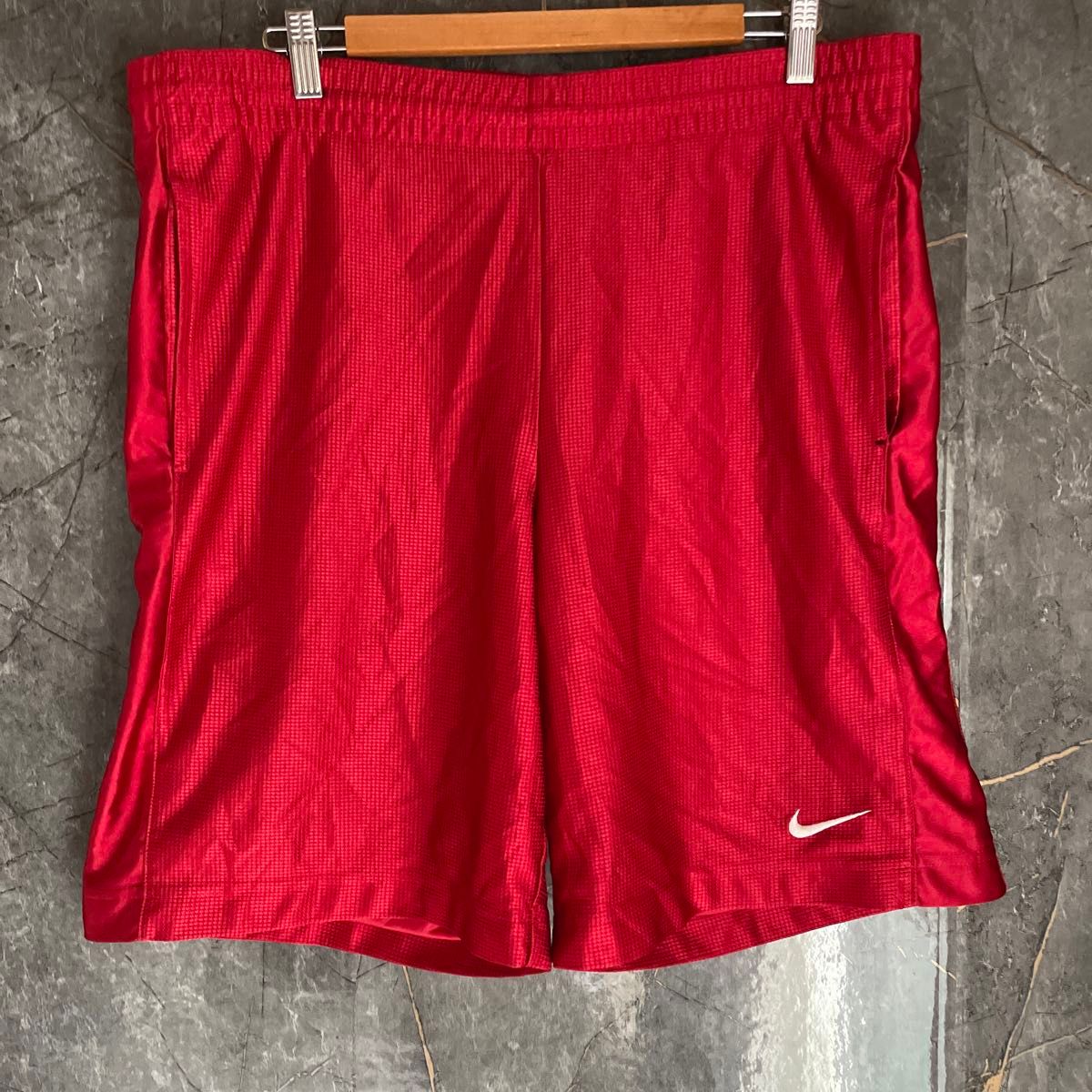 NIKE ナイキ バスパン 光沢 赤 ハーフパンツ|Yahoo!フリマ(旧 NIKE ナイキ バスパン 光沢 赤 ハーフパンツ|Yahoo!フリマ(旧