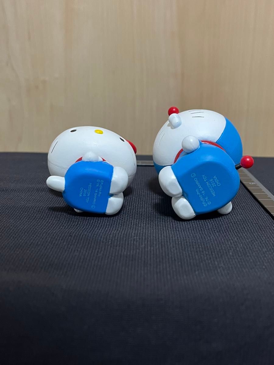 メディコムトイ ドラえもん ハローキティコラボフィギュア メディコムトイ ドラえもん ハローキティコラボフィギュア