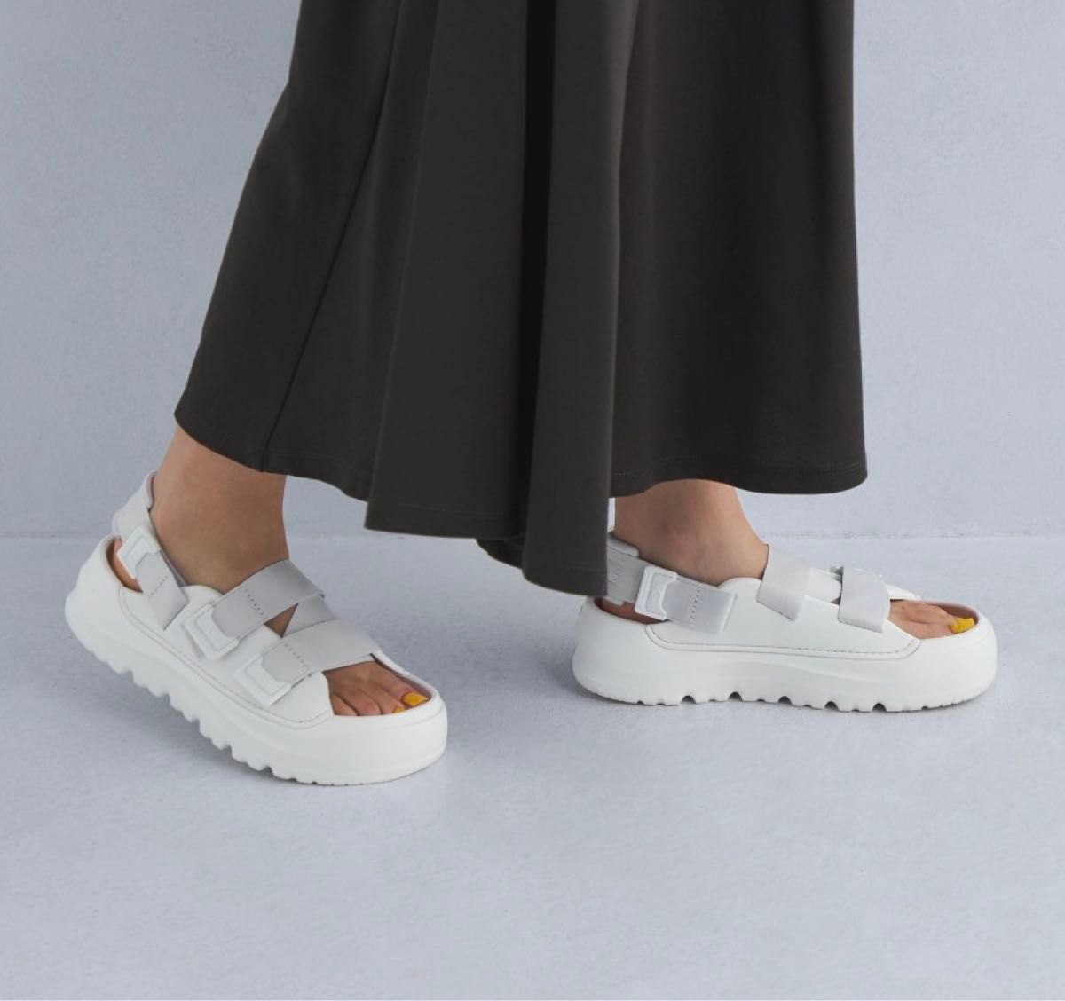 新品未使用UGG STRATUS サンダル【25センチ】|Yahoo!フリマ(旧 新品未使用UGG STRATUS サンダル【25センチ】|Yahoo!フリマ(旧
