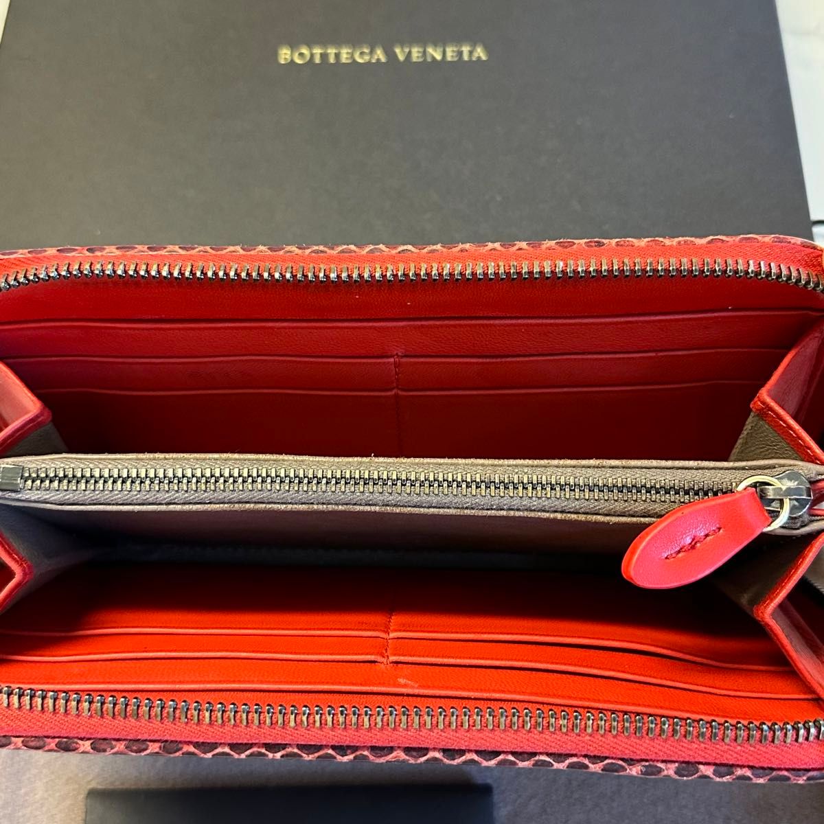 新品同様 希少 ボッテガヴェネタ BOTTEGA VENETA 財布 長財布 新品同様 希少 ボッテガヴェネタ BOTTEGA VENETA 財布 長財布