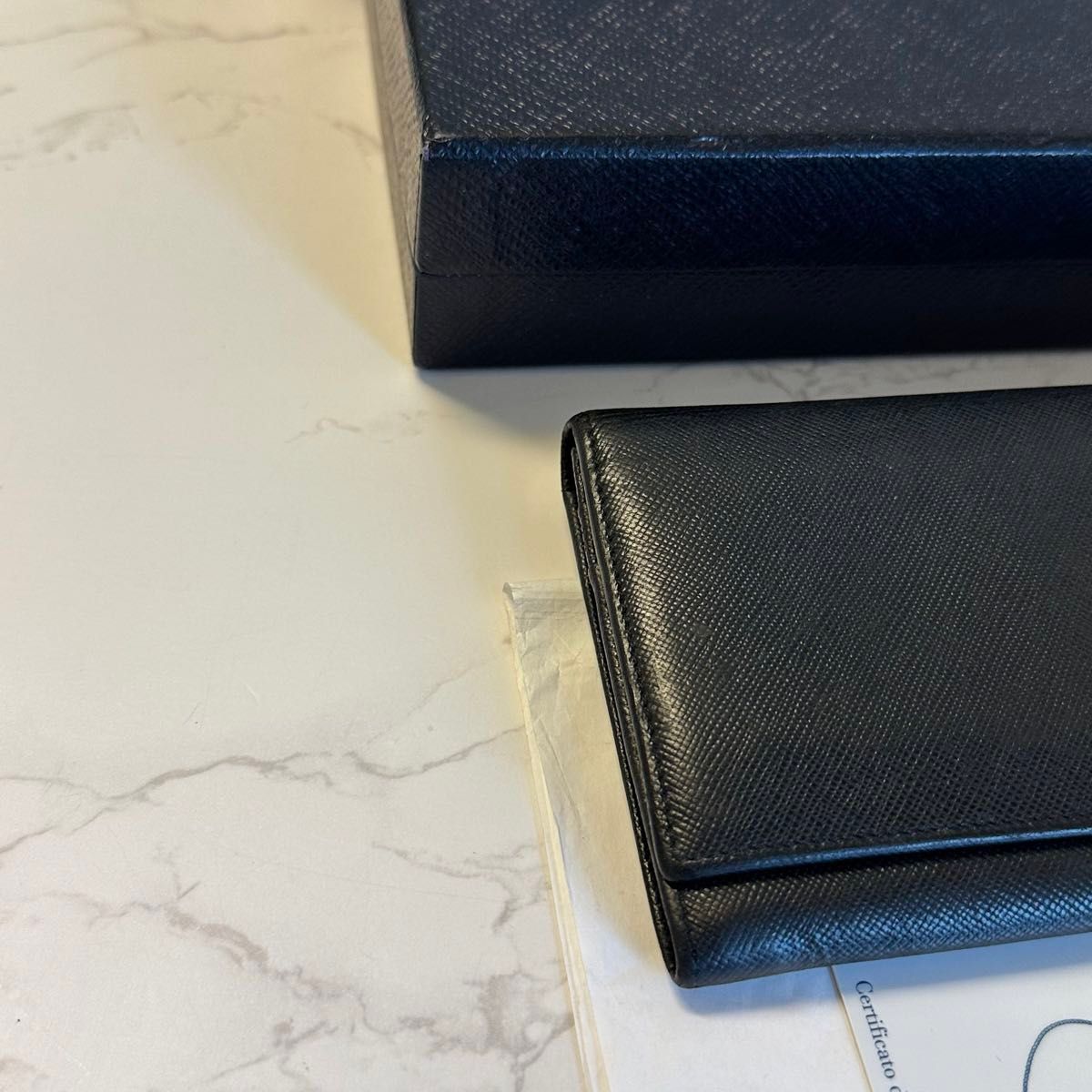 新品同様 プラダ PRADA 財布 二つ折り 長財布 サフィアーノ 三角 新品同様 プラダ PRADA 財布 二つ折り 長財布 サフィアーノ 三角
