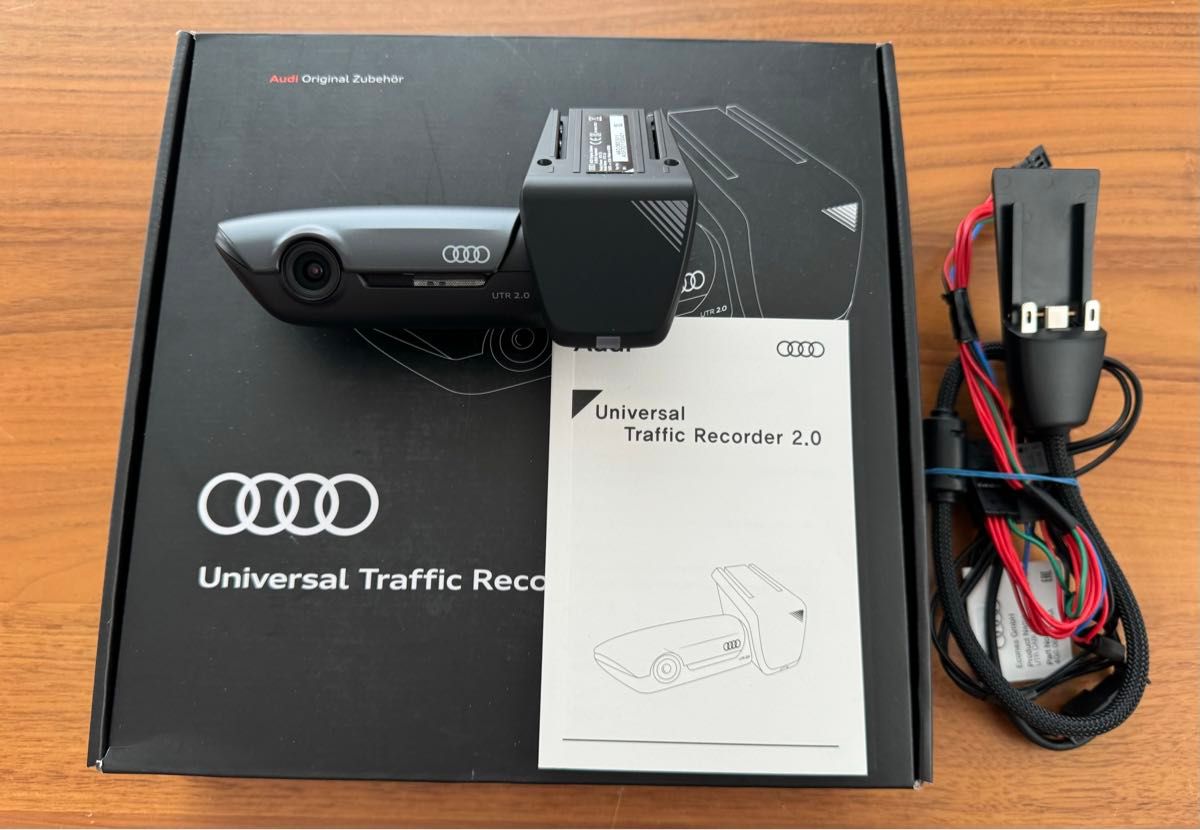 美品 アウディ純正ユニバーサルトラフィックレコーダーAudi UTR2 美品 アウディ純正ユニバーサルトラフィックレコーダーAudi UTR2