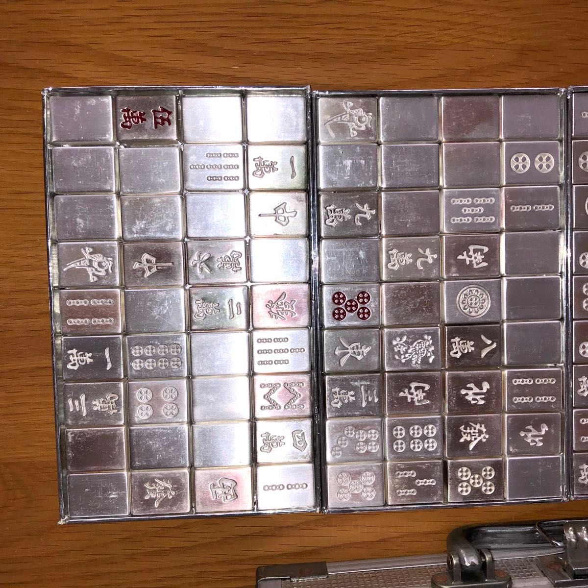 希少品】 金属製 麻雀牌 銀 ハードケース付|Yahoo!フリマ(旧 希少品】 金属製 麻雀牌 銀 ハードケース付|Yahoo!フリマ(旧