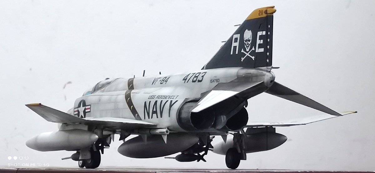1/48 アメリカ海軍 F-4J ファントムⅡ 組立塗装済完成品 航空機 1/48 アメリカ海軍 F-4J ファントムⅡ 組立塗装済完成品 航空機