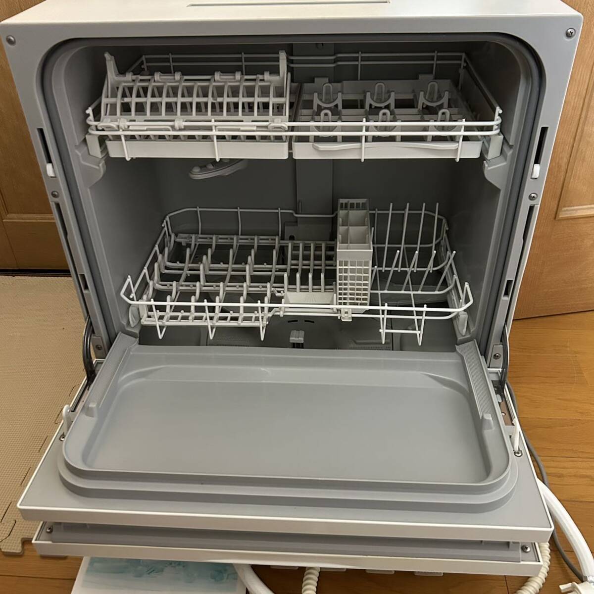 パナソニック 食器洗い乾燥機 KuaL ホワイト NP-TAE6-W 値下げ パナソニック 食器洗い乾燥機 KuaL ホワイト NP-TAE6-W 値下げ
