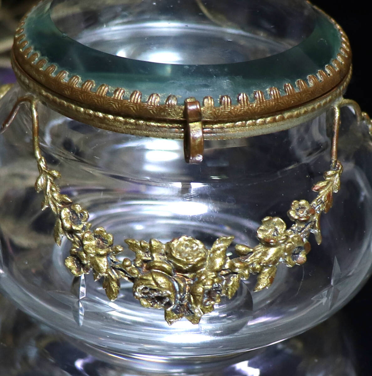 17680円 オールド・バカラ (BACCARAT) 1880年頃 ブロンズ装飾 花 17680円 オールド・バカラ (BACCARAT) 1880年頃 ブロンズ装飾 花