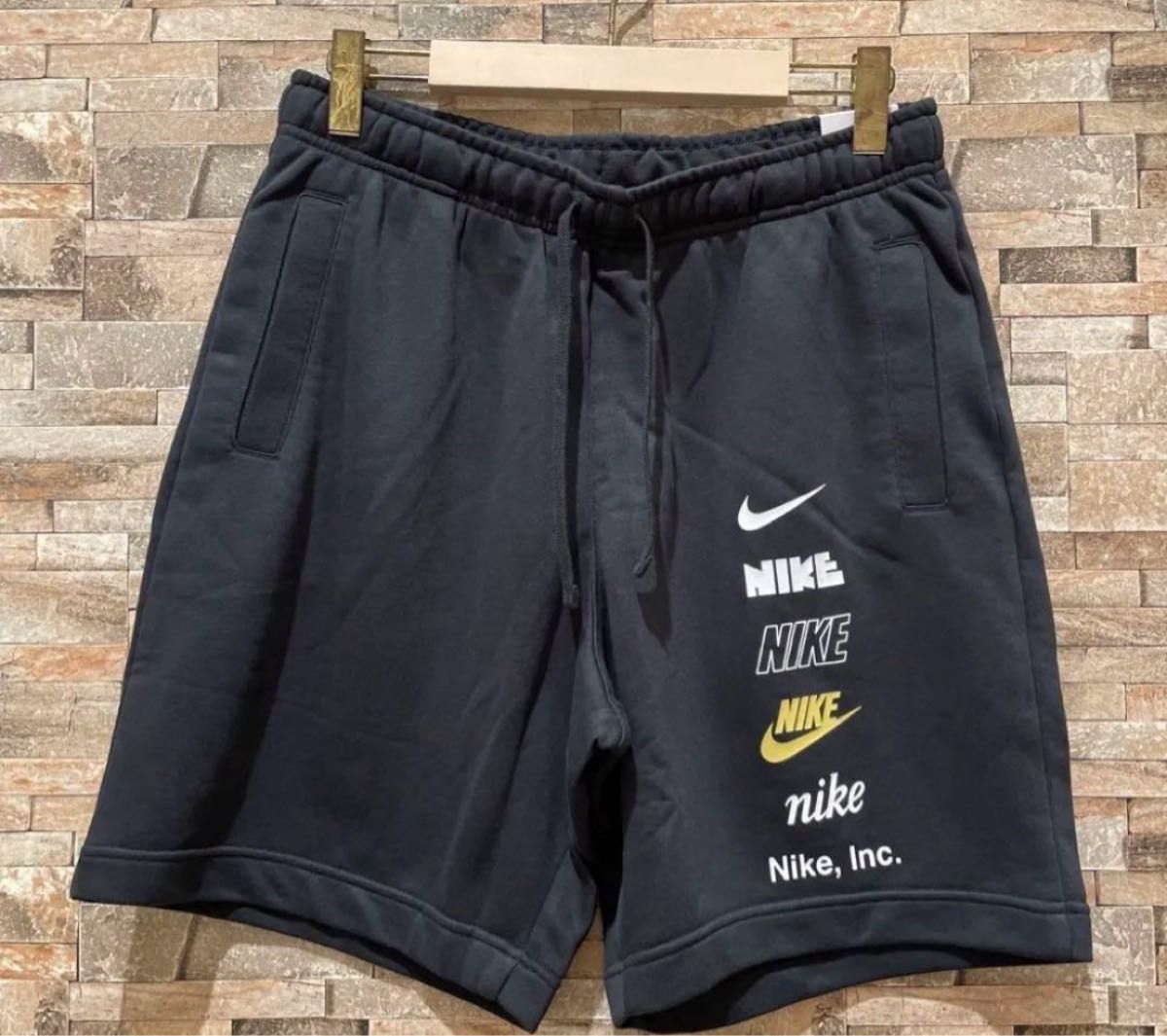 新品タグ付 ナイキ 3連ビッグスウッシュ マルチロゴ Tシャツ 新品タグ付 ナイキ 3連ビッグスウッシュ マルチロゴ Tシャツ
