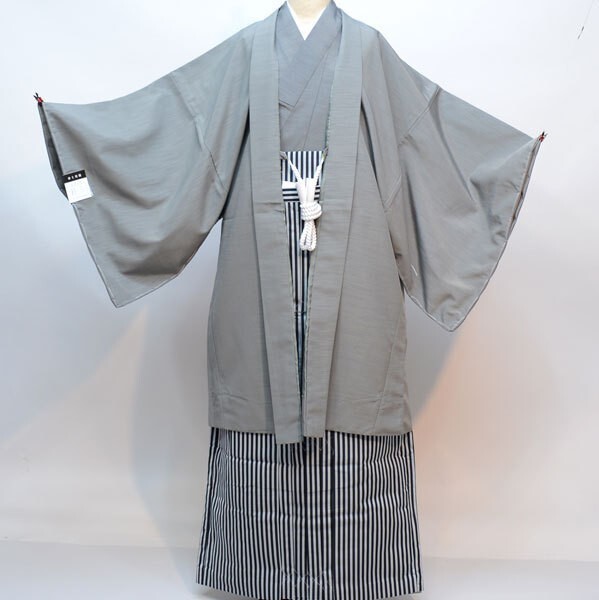 羽織 袴セット 紋付 グレー 袷 男性用 Lサイズ 適合身長171-180cm 半襦袢 角帯 羽織紐付き 紋入れ可 新品 （株）安田屋 NO29567