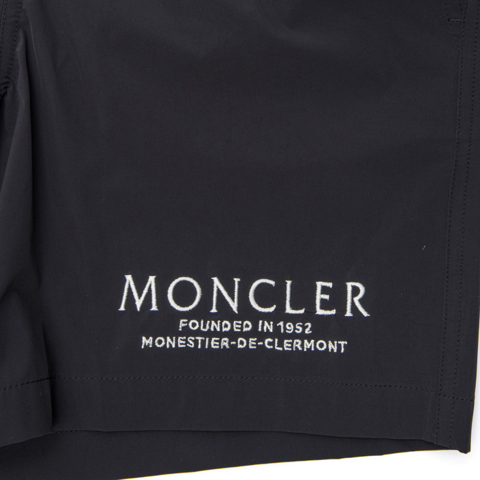 23 MONCLER 2C00013 53791ネイビー 海パン size M - Mサイズ 23 MONCLER 2C00013 53791ネイビー 海パン size M - Mサイズ