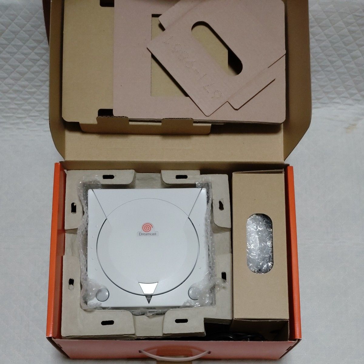 ドリームキャスト 本体 HKT-3000 湯川専務の箱付き 電池交換 ドリームキャスト 本体 HKT-3000 湯川専務の箱付き 電池交換