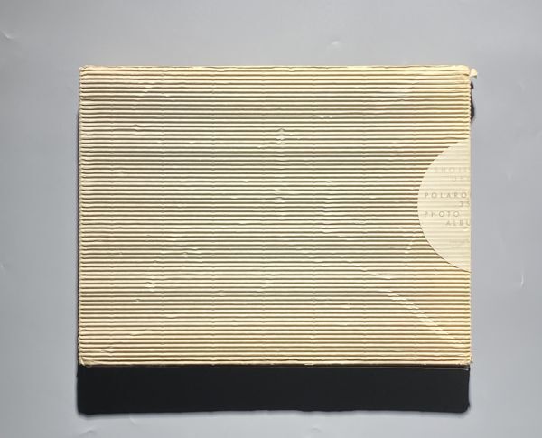 軌道回帰 Shoji Ueda Polaroid 35mm Photo Album/ 植田正治 - アート写真 軌道回帰 Shoji Ueda Polaroid 35mm Photo Album/ 植田正治 - アート写真