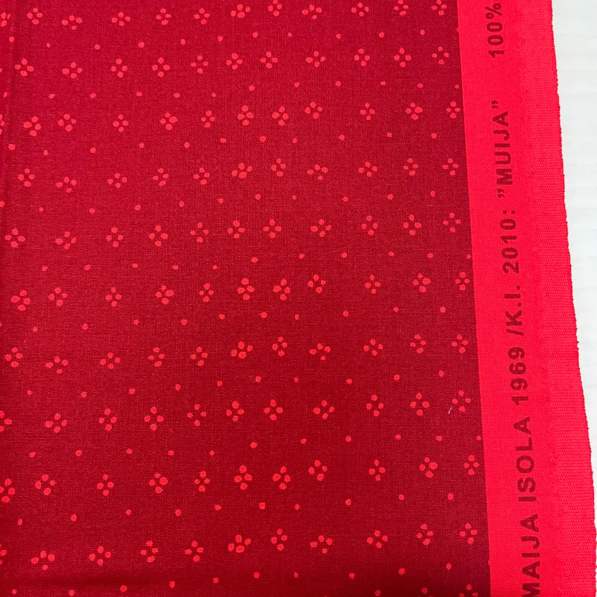 新品未使用 マリメッコ ムイヤ MUIJA レッド 赤 生地 ファブリック 廃盤 クリスマス