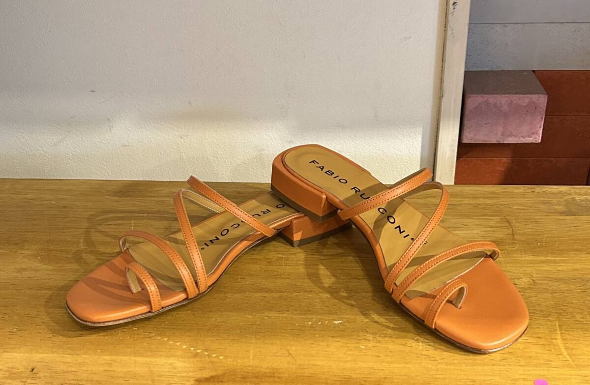 新品☆イタリア製FABIO　RUSCONI☆高級本革製のフラットサンダル☆茶☆23.5㎝