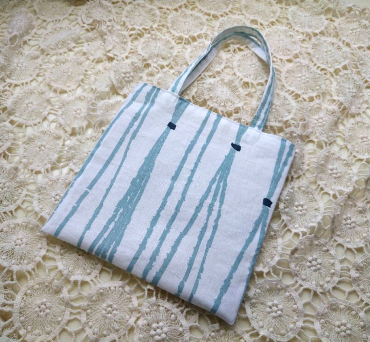 ハンドメイドちょこっとバッグ minaperhonen taba ホワイト+ ハンドメイドちょこっとバッグ minaperhonen taba ホワイト+