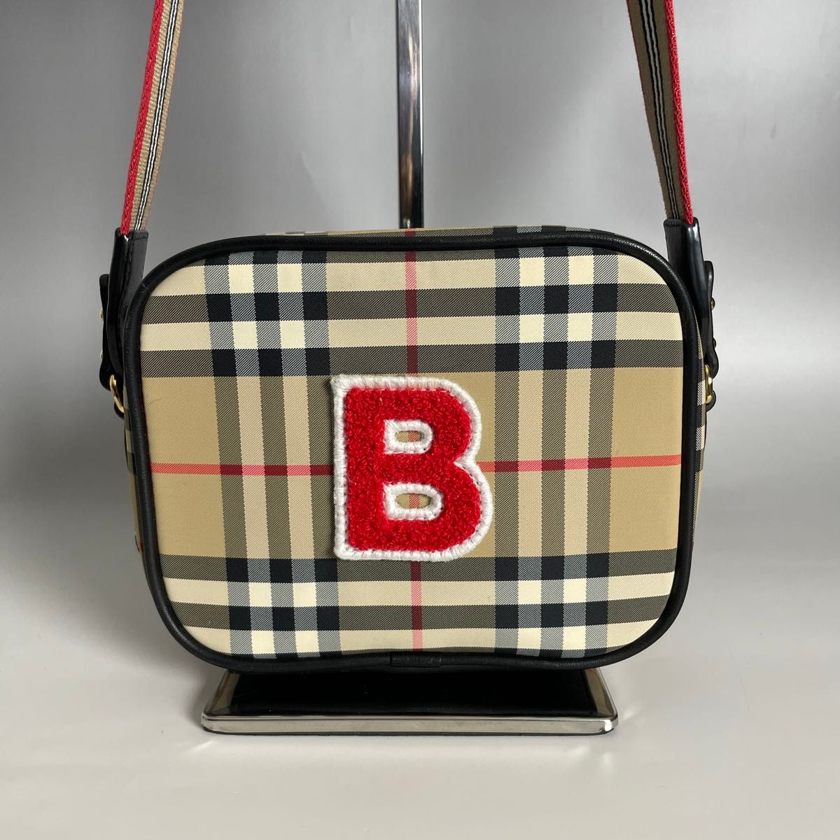Burberry 極美品 ショルダーバッグ ノバチェック バーバリー Burberry 極美品 ショルダーバッグ ノバチェック バーバリー
