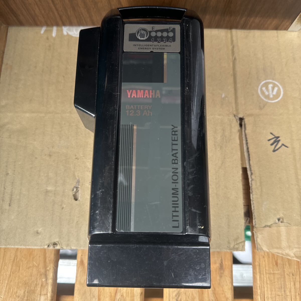 中古品　ヤマハ電動自転車 バッテリー 12.3Ah X0T-82110-20（X0T-20）発送サイズ60cm