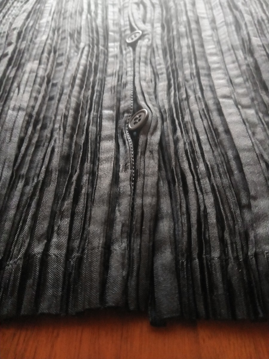 ISSEY MIYAKE イッセイミヤケ トップス 長袖 ブラック プリーツ ISSEY MIYAKE イッセイミヤケ トップス 長袖 ブラック プリーツ