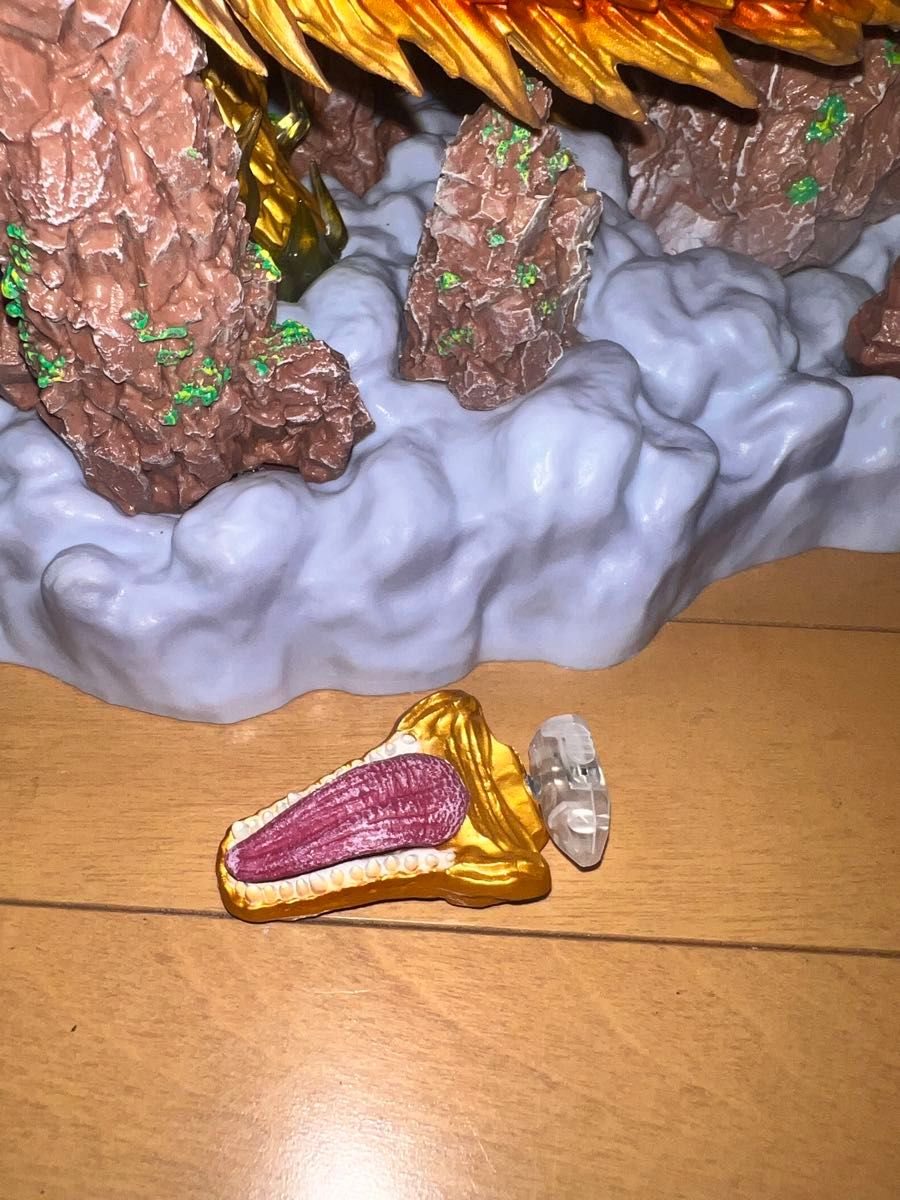 ドラゴンボール 神龍 フィギュア ガレキ ゴールド 幼少期の悟空 ドラゴンボール 神龍 フィギュア ガレキ ゴールド 幼少期の悟空