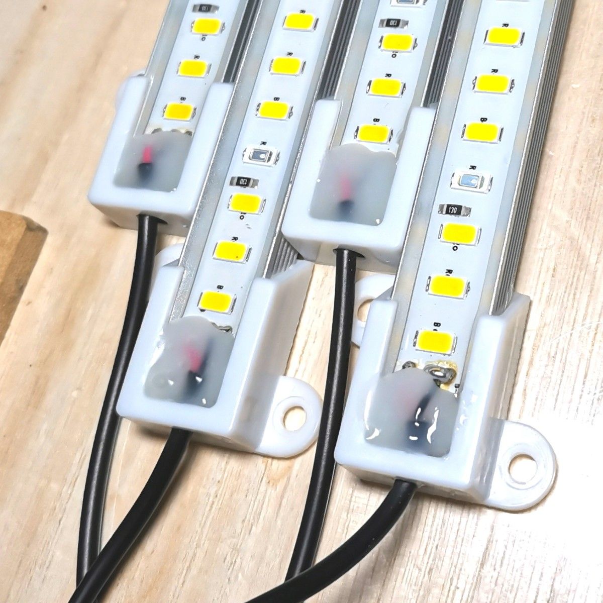 要修理品】 植物育成LEDライト Derlights ロッドタイプ 192球 要修理品】 植物育成LEDライト Derlights ロッドタイプ 192球