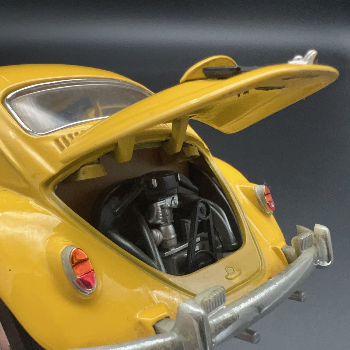 フォルクスワーゲン ビートル 1/18 イエロー 1967 VW BEETLE フォルクスワーゲン ビートル 1/18 イエロー 1967 VW BEETLE