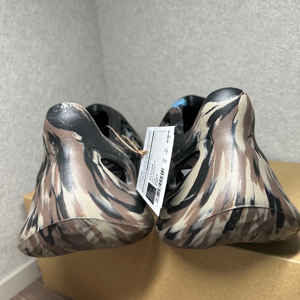 YEEZY アディダス フォームランナー イージー adidas サンダル YEEZY アディダス フォームランナー イージー adidas サンダル