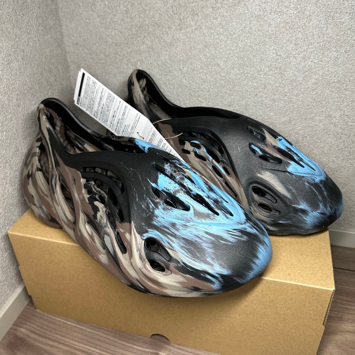 YEEZY アディダス フォームランナー イージー adidas サンダル YEEZY アディダス フォームランナー イージー adidas サンダル