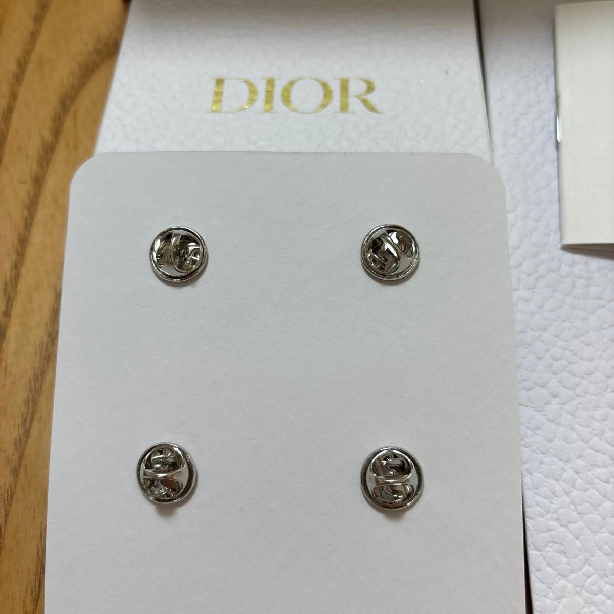 Diorピンバッジ4個セット新品|Yahoo!フリマ(旧PayPayフリマ) Diorピンバッジ4個セット新品|Yahoo!フリマ(旧PayPayフリマ)