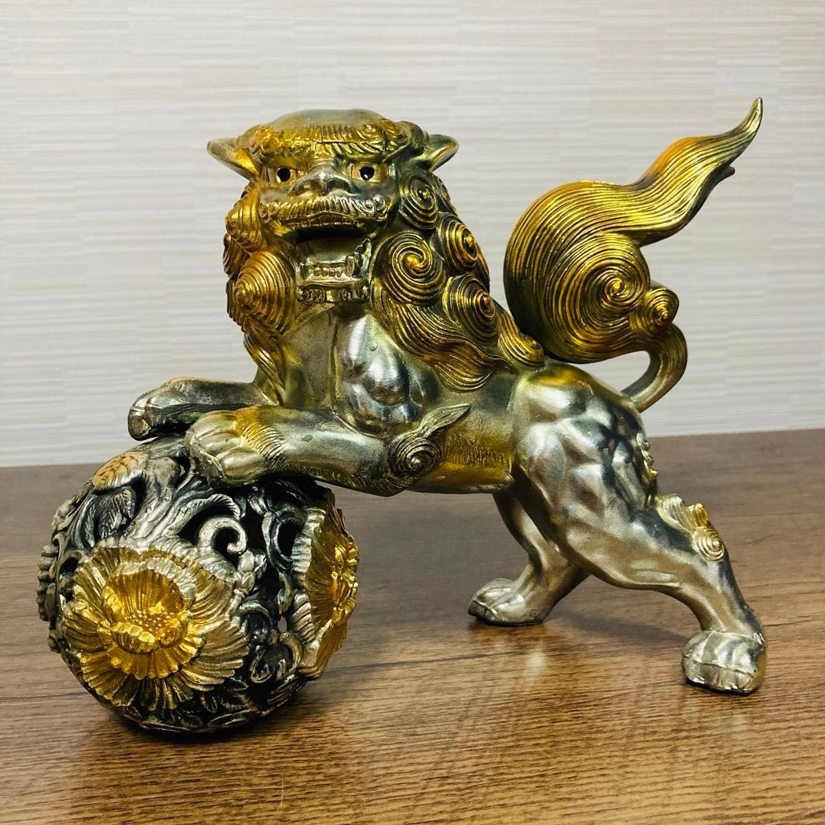 金属製 玉獅子 獅子 置物 インテリア 縁起物 玉乗り 金属工芸 金属製 玉獅子 獅子 置物 インテリア 縁起物 玉乗り 金属工芸