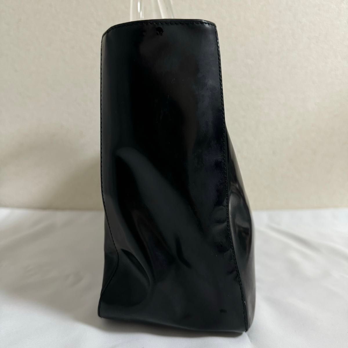 専用 PRADA 黒 エナメルバッグ クリアハンドル PRADA 黒 エナメルバッグ クリアハンドル