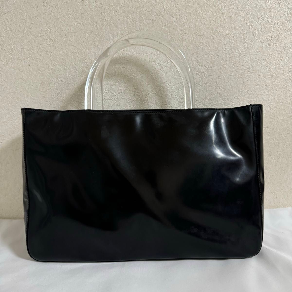 専用 PRADA 黒 エナメルバッグ クリアハンドル PRADA 黒 エナメルバッグ クリアハンドル