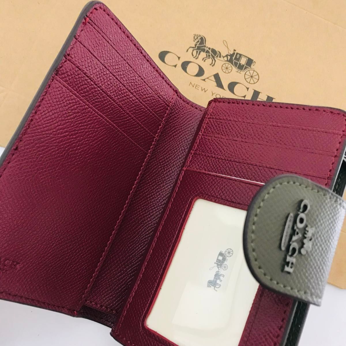 COACHコーチ折りたたみ長財布 2セット レディースのグリーン色 COACHコーチ折りたたみ長財布 2セット レディースのグリーン色