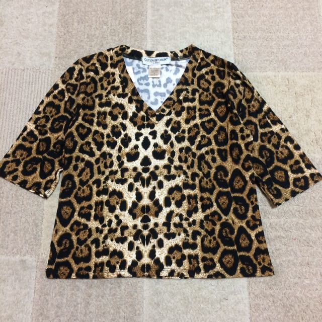 新品 Cotton Emporium インポートブランド VネックTシャツ レオパードプリントTee レディースSサイズ トップス 送料無料激安セールオススメ_画像3