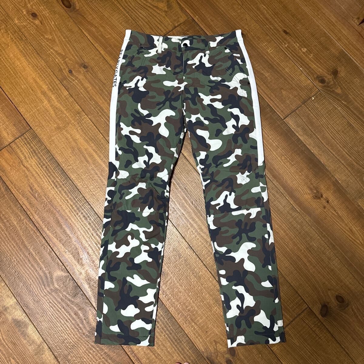 美品 パーリーゲイツ 中綿入り ロングパンツ 4 ストレッチ 迷彩 美品 パーリーゲイツ 中綿入り ロングパンツ 4 ストレッチ 迷彩