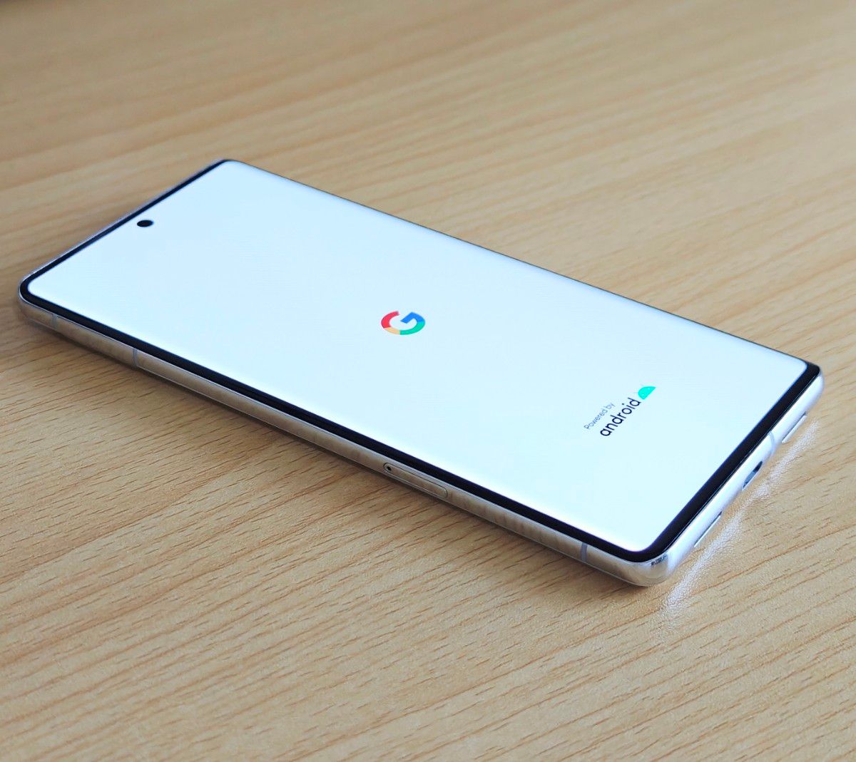 Google Pixel 7 Pro SIMフリー Snow 128GB 未使用フィルム付 美 Google Pixel 7 Pro SIMフリー Snow 128GB 未使用フィルム付 美