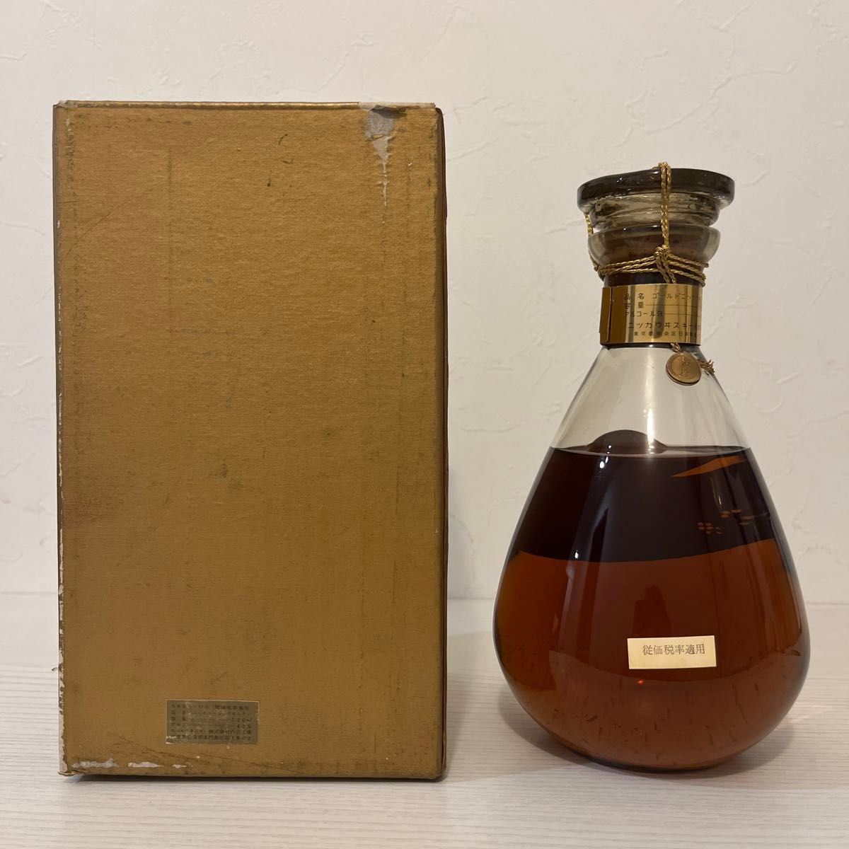 1950年代 ゴールドニッカ 箱付き 特級 カガミクリスタル製 古酒 1950年代 ゴールドニッカ 箱付き 特級 カガミクリスタル製 古酒
