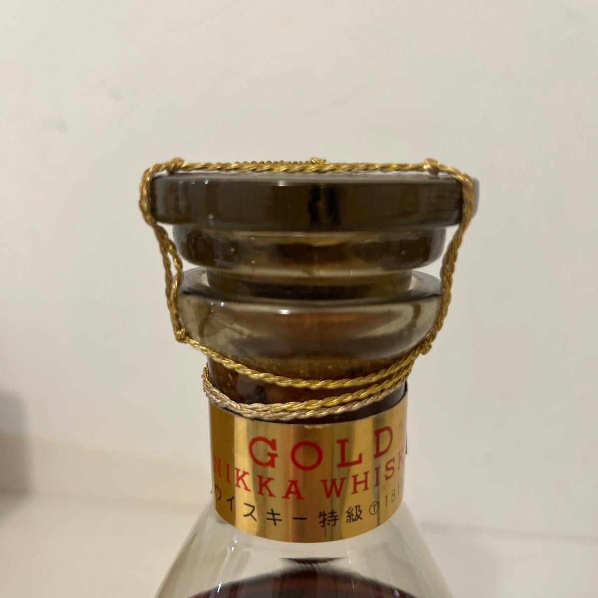1950年代 ゴールドニッカ 箱付き 特級 カガミクリスタル製 古酒 1950年代 ゴールドニッカ 箱付き 特級 カガミクリスタル製 古酒