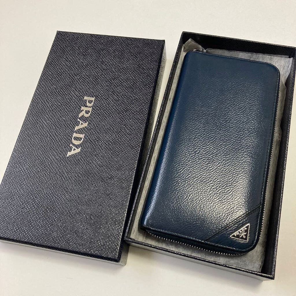 PRADA プラダ ラウンドファスナー 三角ロゴ 長財布 紺 ネイビー PRADA プラダ ラウンドファスナー 三角ロゴ 長財布 紺 ネイビー