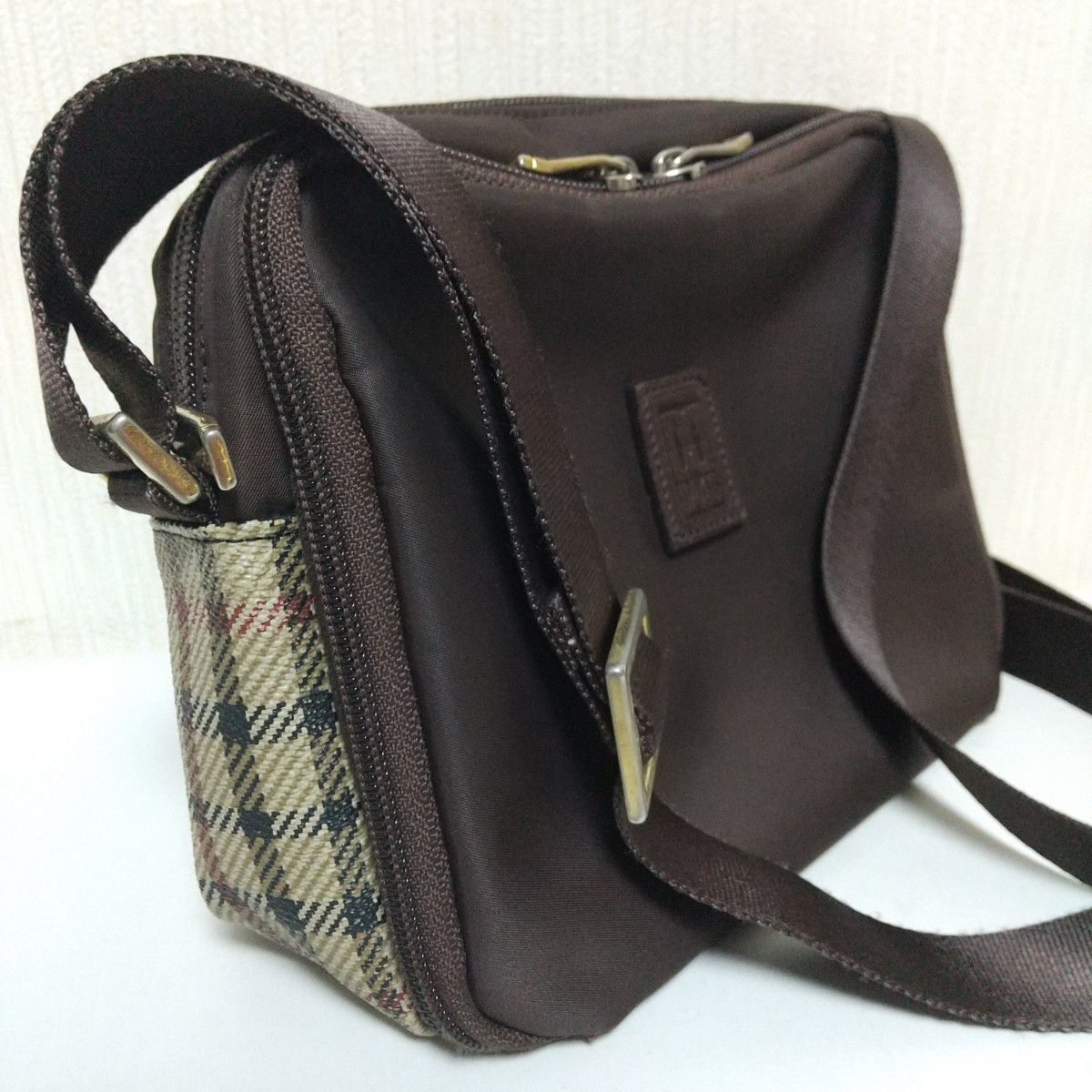 DAKS ショルダーバッグ チェック柄|Yahoo!フリマ(旧PayPayフリマ) DAKS ショルダーバッグ チェック柄|Yahoo!フリマ(旧PayPayフリマ)