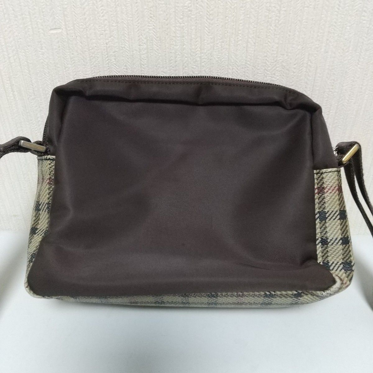 DAKS ショルダーバッグ チェック柄|Yahoo!フリマ(旧PayPayフリマ) DAKS ショルダーバッグ チェック柄|Yahoo!フリマ(旧PayPayフリマ)