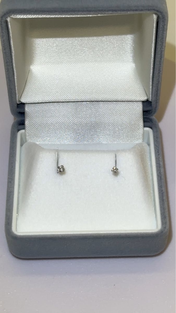 良品/天然ダイヤモンド ピアス/0.02ct×2/PT900製/新品キャッチ2種類付属/BOX