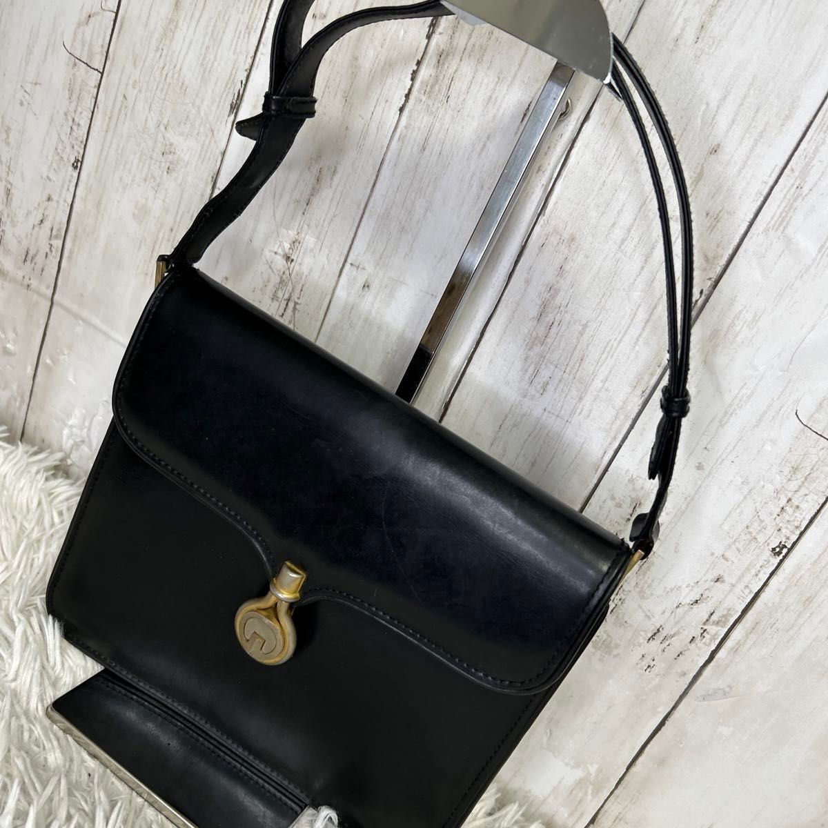 オールドグッチ ショルダーバッグ GUCCI ブラック レザー ロゴ G オールドグッチ ショルダーバッグ GUCCI ブラック レザー ロゴ G