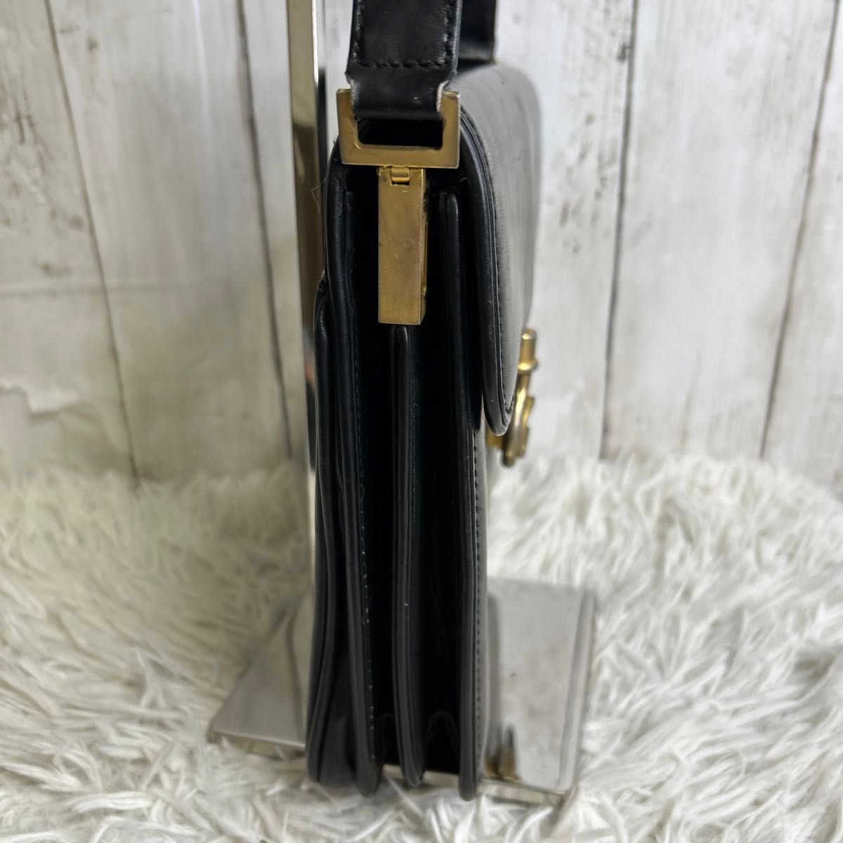 オールドグッチ ショルダーバッグ GUCCI ブラック レザー ロゴ G オールドグッチ ショルダーバッグ GUCCI ブラック レザー ロゴ G