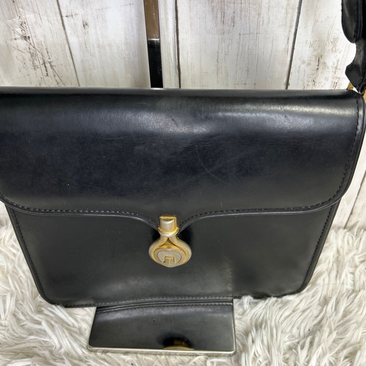 オールドグッチ ショルダーバッグ GUCCI ブラック レザー ロゴ G オールドグッチ ショルダーバッグ GUCCI ブラック レザー ロゴ G